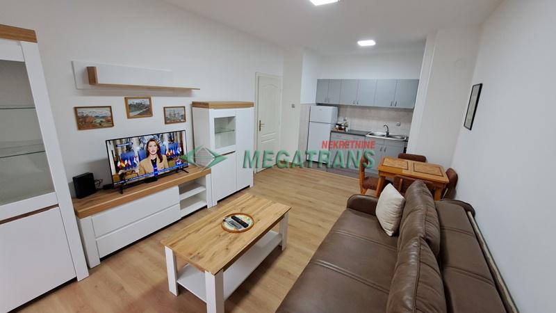 2-soban, 45 m2, kompletno nov nameštaj i oprema. Centar, Ćirpanova ulica ID#1550 500 €